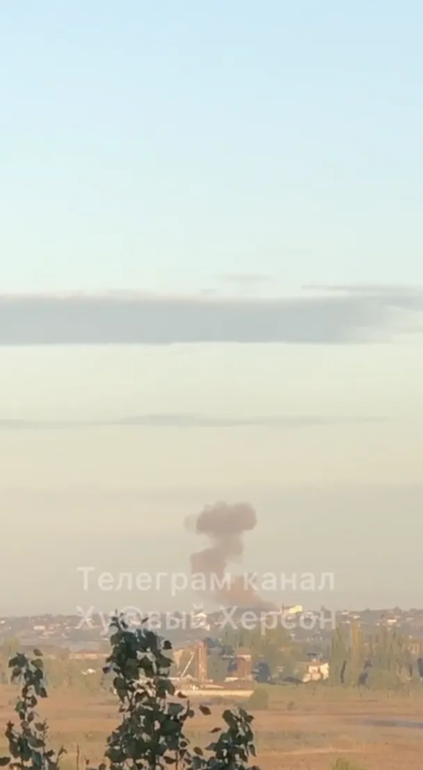 В оккупированном Херсоне произошел ’’хлопок’’, поднялся дым. Видео