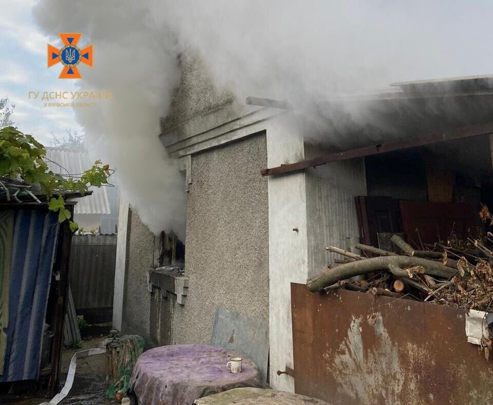 На Київщині під час гасіння пожежі в будинку рятувальники виявили тіло чоловіка dqxikeidqxitkant