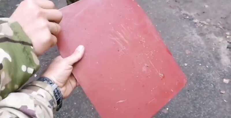 Із фетру? Українські бійці показали, з якими засобами захисту у Росії відправляють воювати окупантів. Відео dqxikeidqxiqxxant