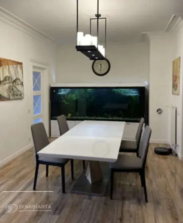 Квартира розташована на 2 поверсі з 10