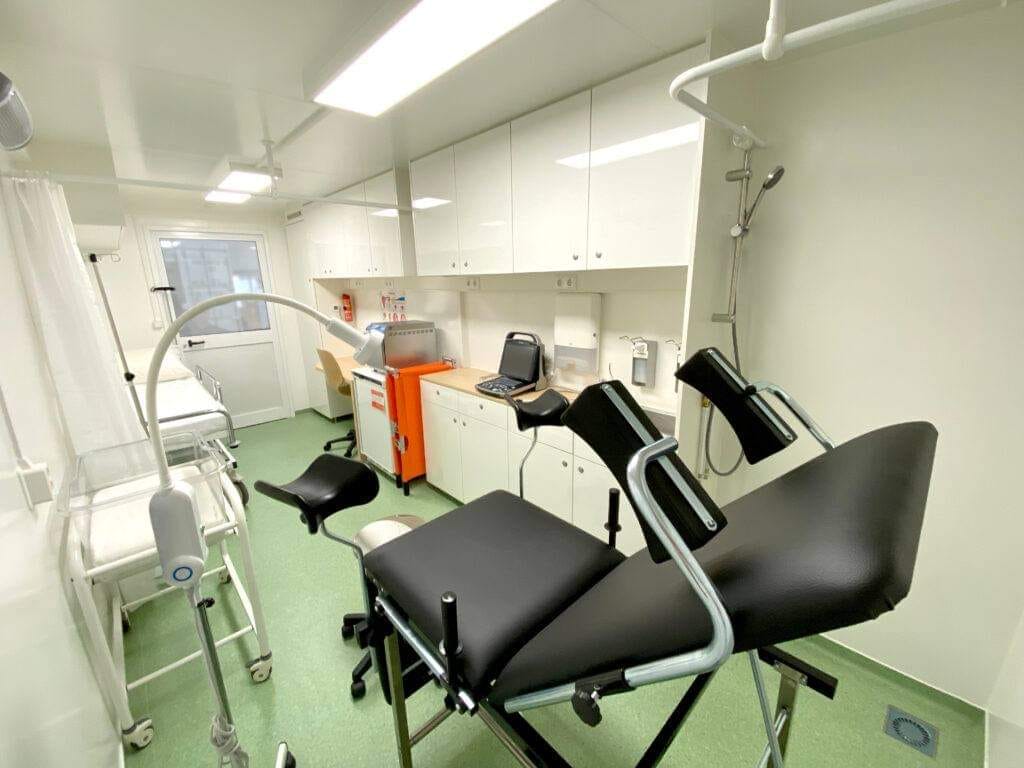 Мобільний пологовий будинок в Ізюмі