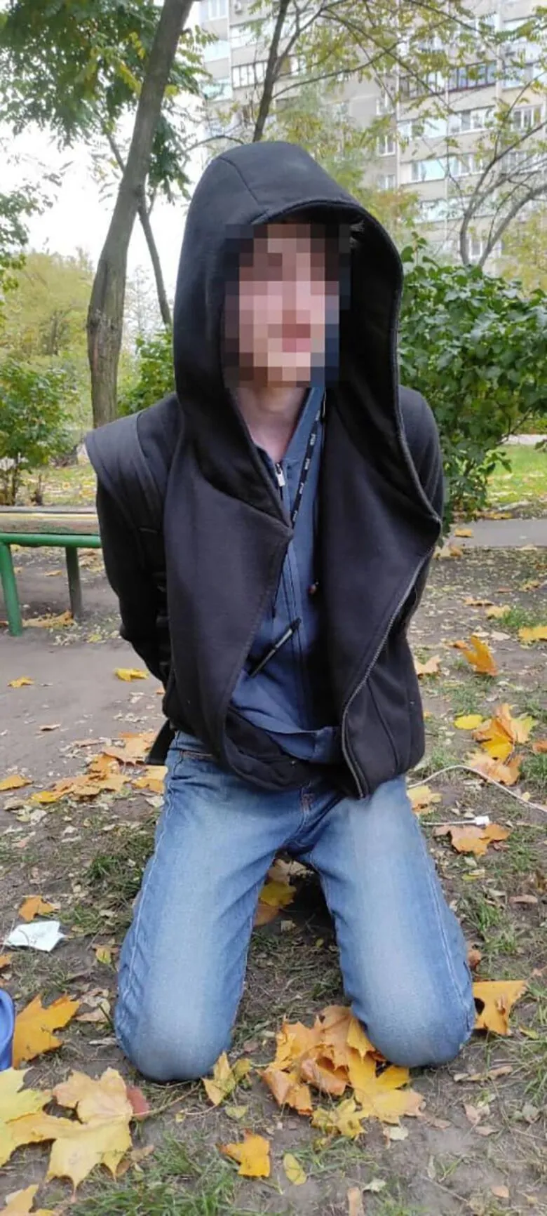 В Киеве мужчина под наркотиками устроил стрельбу из пистолета на улице. Фото dqxikeidqxitkant