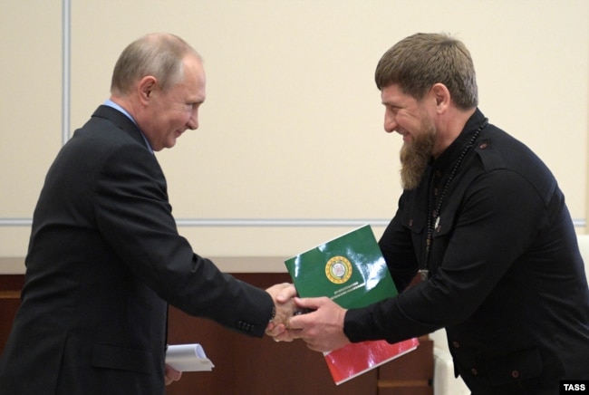 Владимир Путин и Рамзан Кадыров dqxikeidqxiqqeant