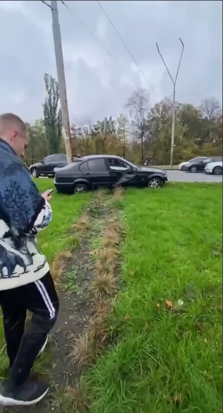 В Киеве BMW сбил насмерть сотрудника одной из коммунальных служб. Видео dqxikeidqxiqxxant