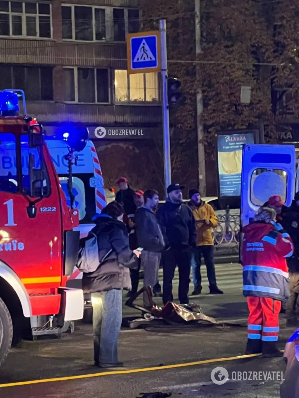 У Києві на Печерську трапилася серйозна ДТП: машини зім’яло, є потерпілі. Фото і відео