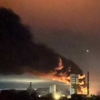 Возле оккупированного Луганска раздался взрыв и разгорелся сильный пожар на шахте. Фото