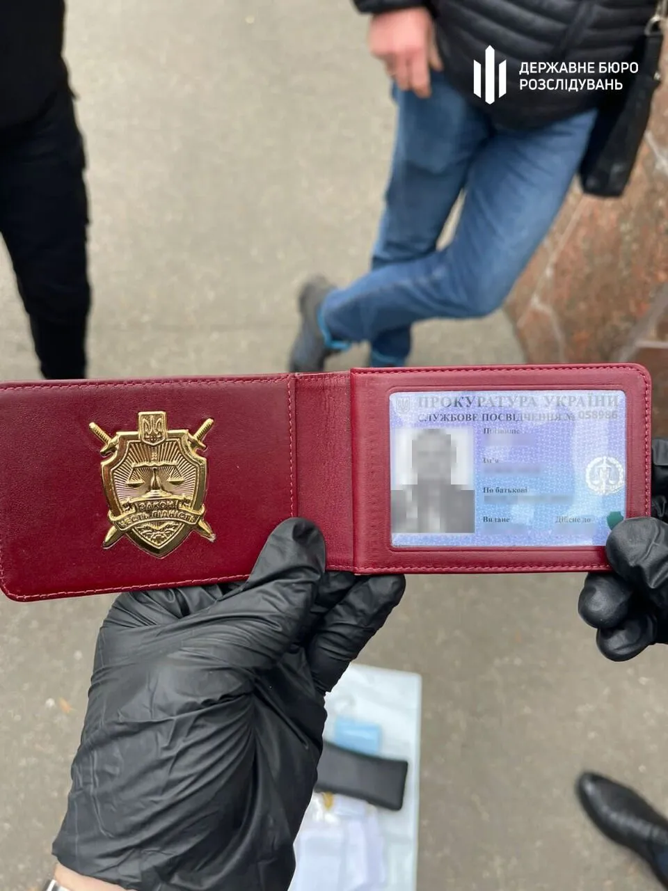 ДБР поймала на взятке одного из руководителей прокуратуры Кировоградщины: к истории причастны экстрасенс и медики