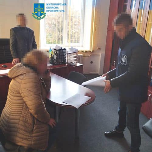 У Житомирі співробітниця ліцею виправдовувала вторгнення РФ. Її затримали dqxikeidqxitkant