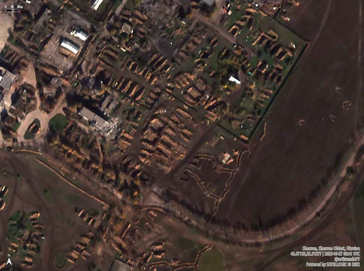 У Чорнобаївці окупанти вивели з аеродрому всю свою військову техніку: супутникові фото