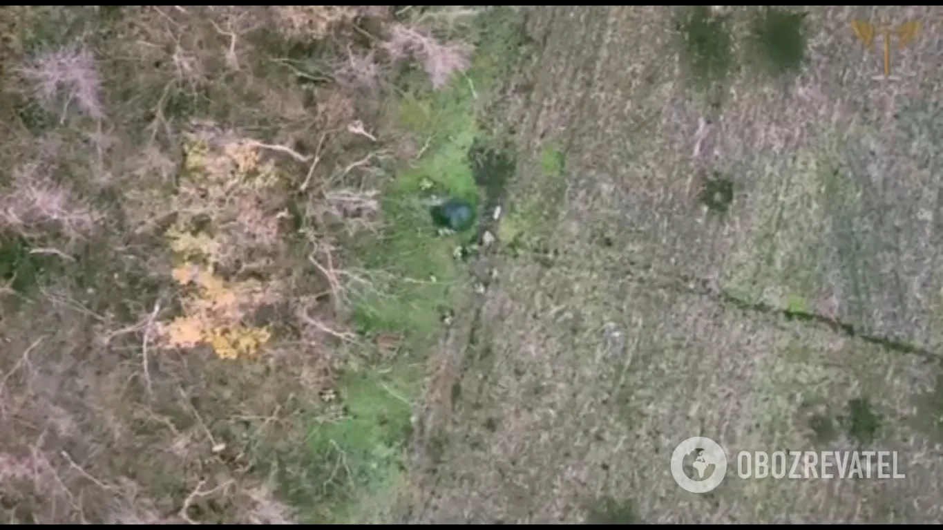 Український дрон скинув на окупантів вибухівку dqxikeidqxiqqeant