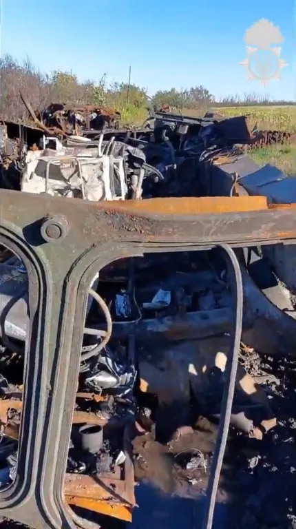 Доводиться прибирати після окупантів: нацгвардійці показали спалену російську техніку на звільнених територіях. Відео dqxikeidqxiqqeant