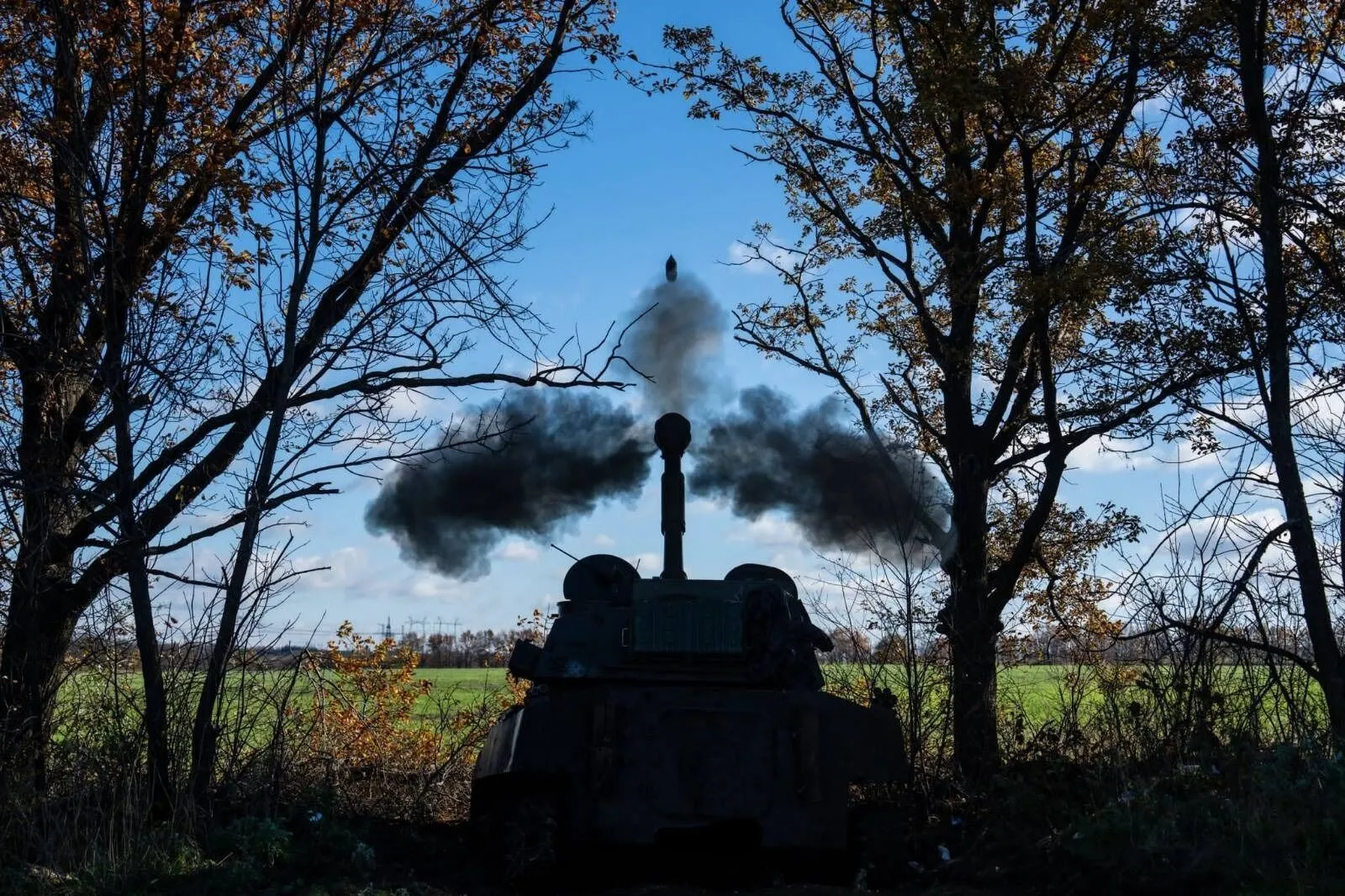 Постріл із артилерійської установки dqxikeidqxiqqeant