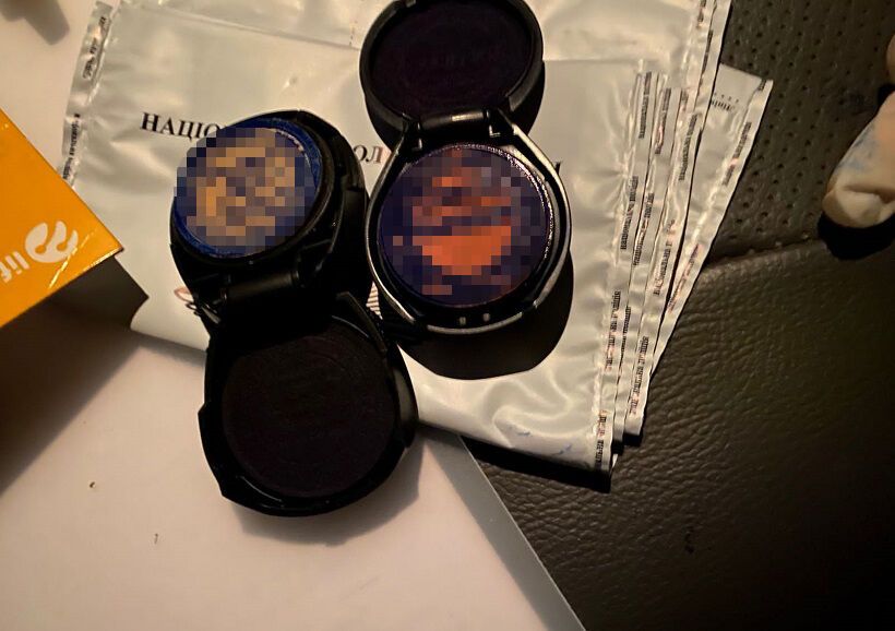 У Києві затримано зловмисників, які переправляли призовників через кордон як «волонтери». Фото