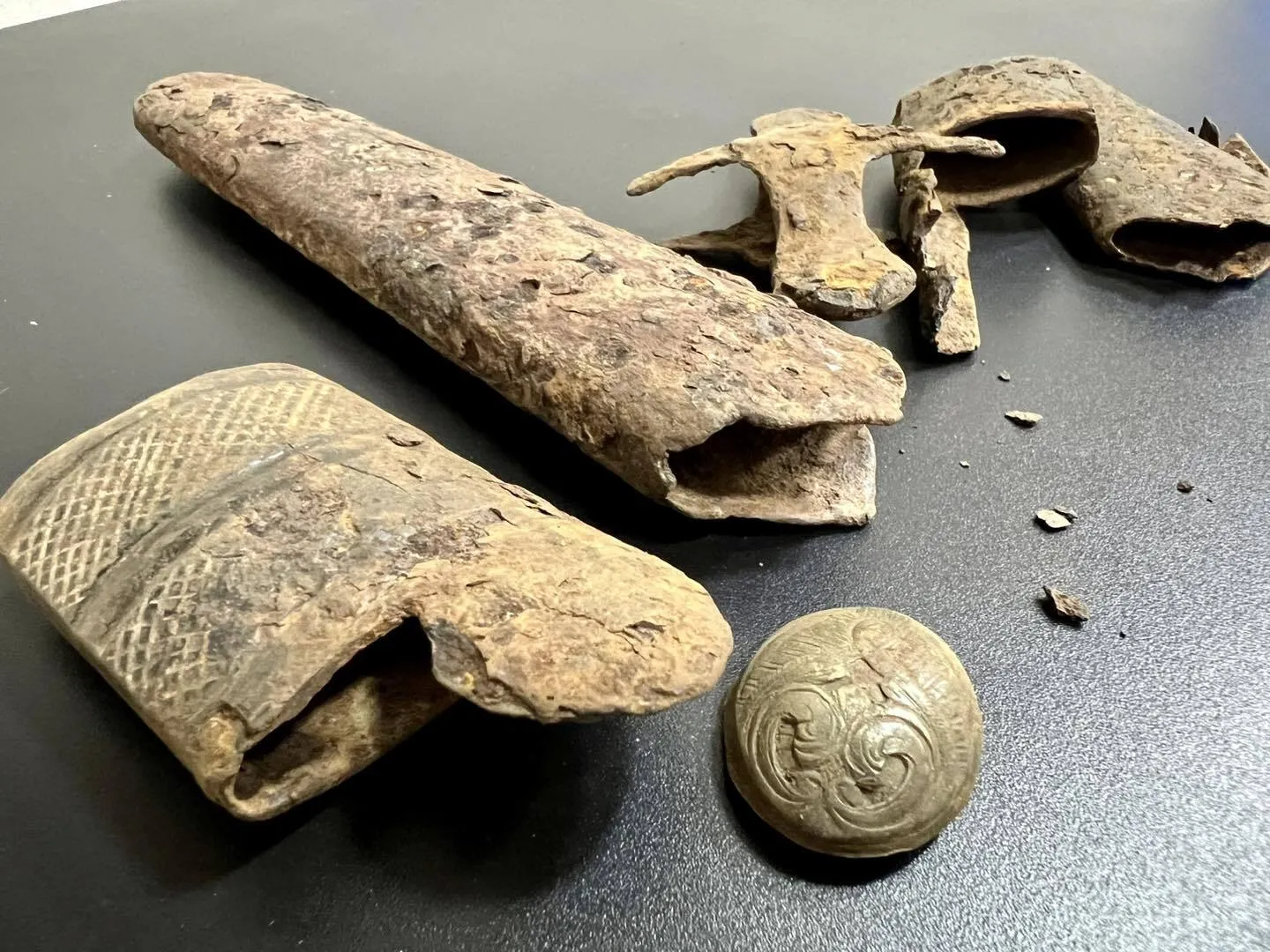 С Украины пытались отправить археологические артефакты как запчасти к сельхозтехнике. Фото