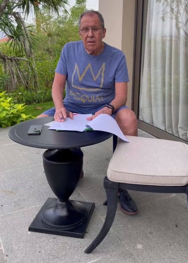 Лавров на Бали dqxikeidqxitkant