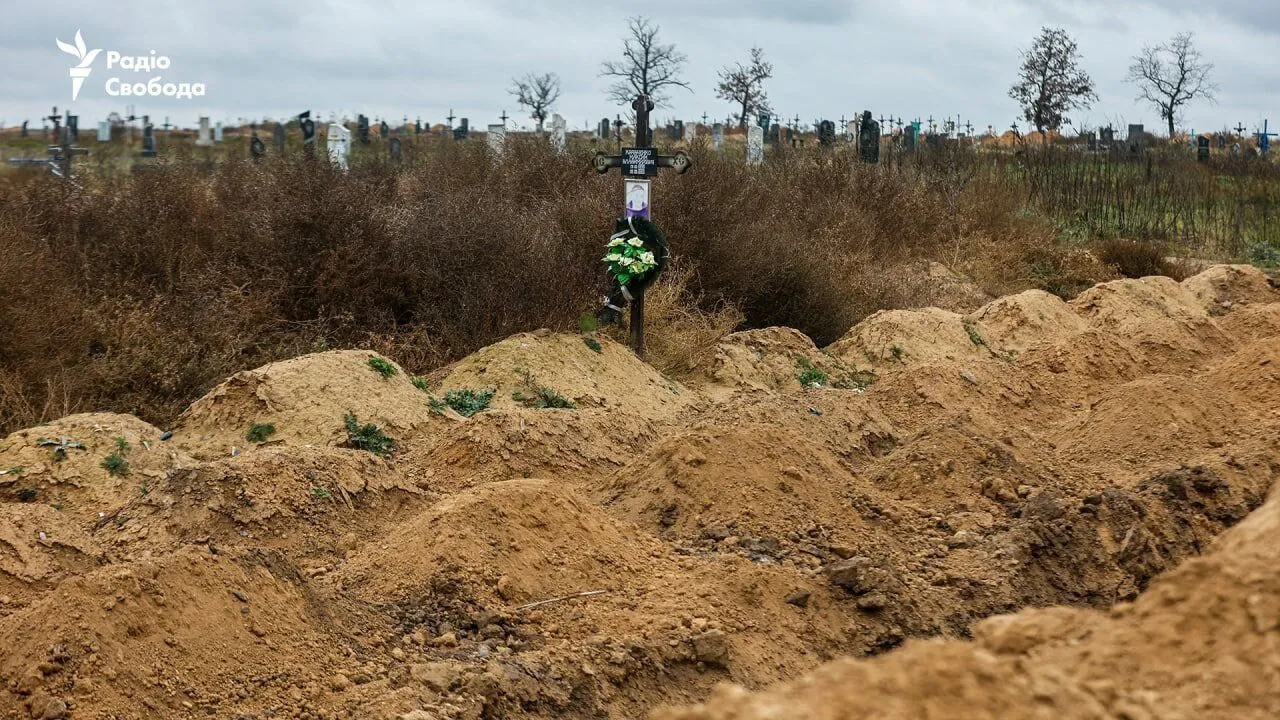 В Херсоне за время оккупации ’’разрослось’’ кладбище: спутниковые фото зафиксировали изменения