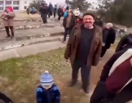 ’’Дядь, а ты козлов выгнал?’’ Маленький житель Херсонщины покорил сеть. Видео