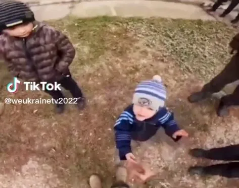 ’’Дядьку, а ти тих козлів вигнав?’’ Маленький житель Херсонщини підкорив мережу. Відео dqxikeidqxitkant