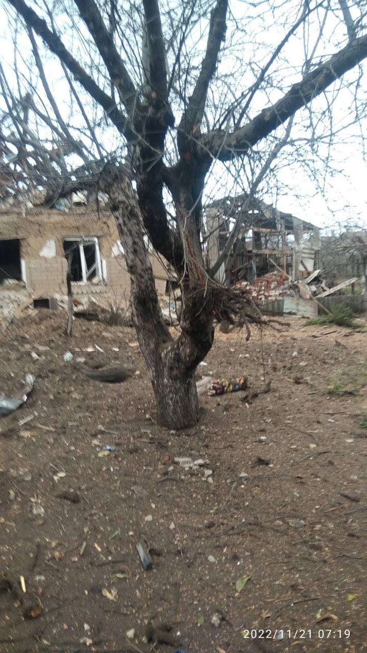 Ночью оккупанты нанесли удары ракетами С-300 по двум селам в Запорожье 03