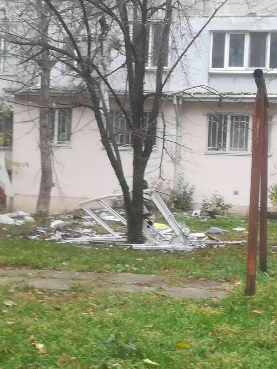 Окупанти завдали нового удару по Херсону: є приліт поблизу багатоповерхівки – ЗМІ