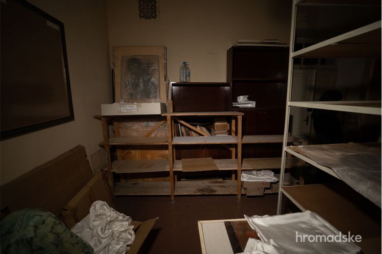 Пограбовані кімнати художнього музею в Херсоні Пограбовані кімнати художнього музею в Херсоні