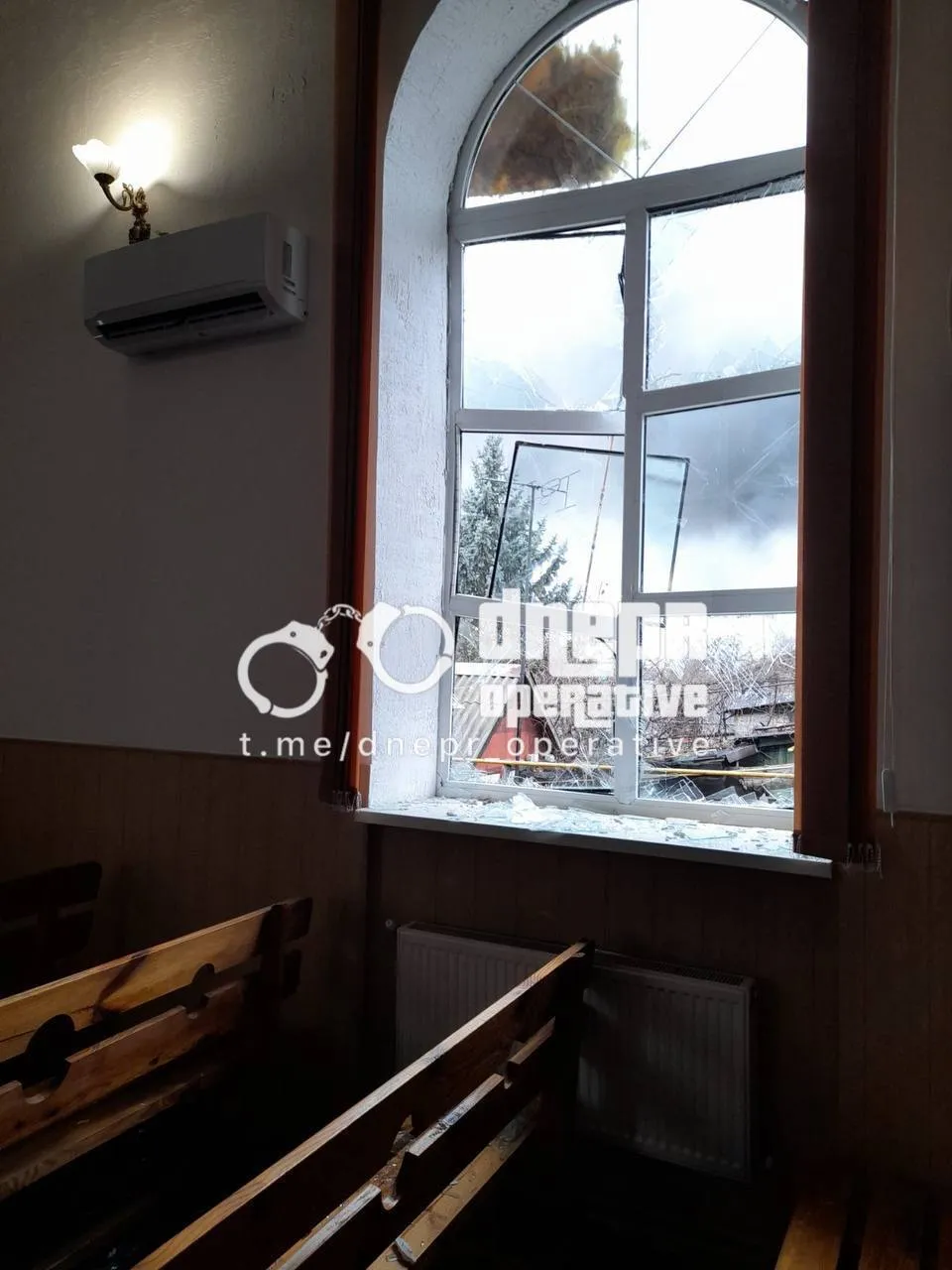 Війська РФ завдали удару по будинках у Дніпрі, спалахнула пожежа: постраждали 13 осіб. Фото