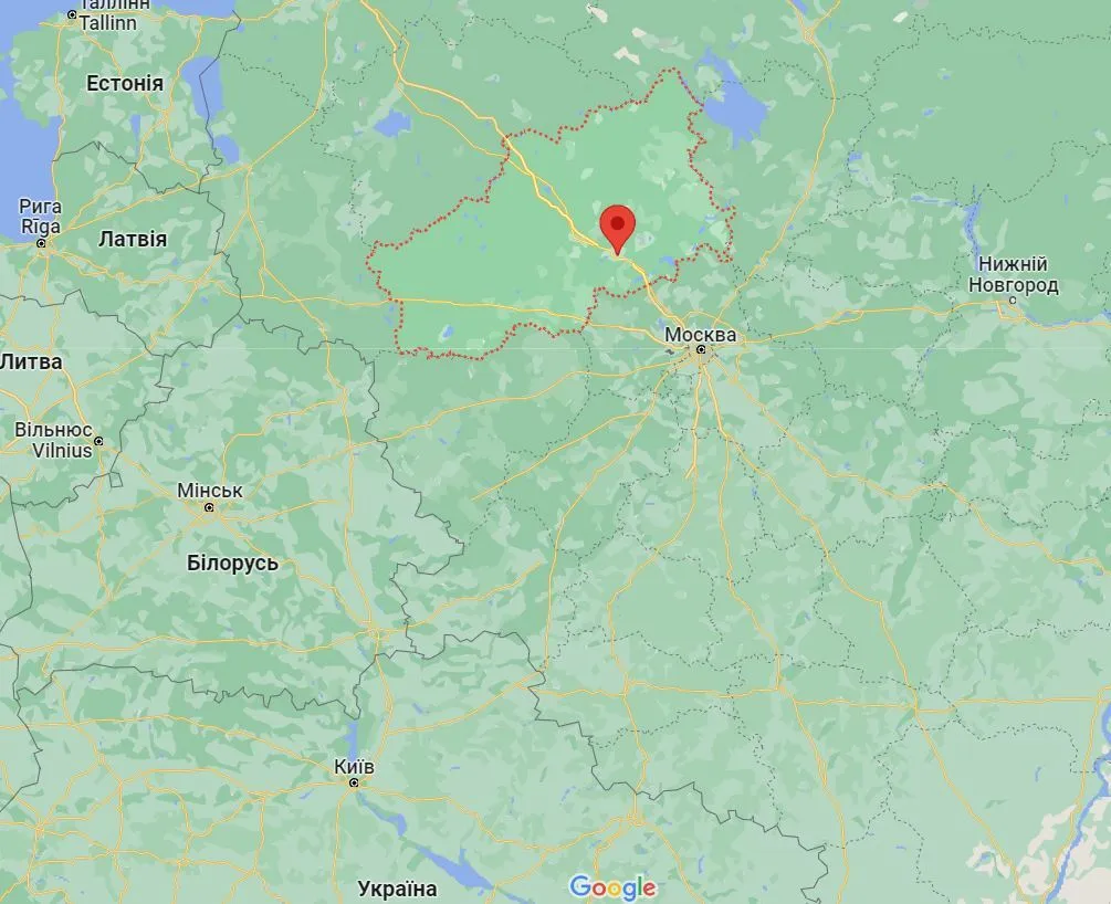 У Тверській області РФ помітили колону військової техніки з українськими стягами: кажуть, що знімають кіно. Відео dqxikeidqxiqqeant