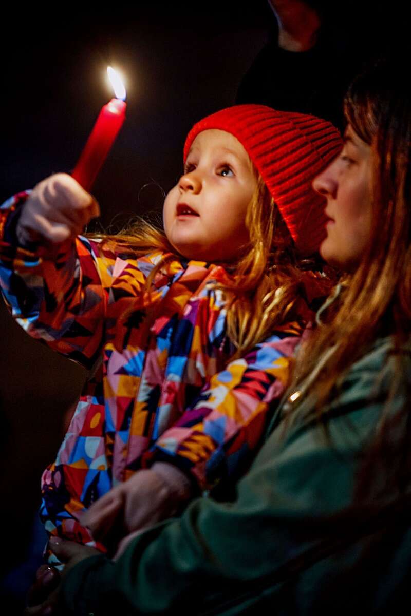 Парламент в Угорщині вимкнув на півгодини світло в пам’ять про жертв Голодомору. Фото