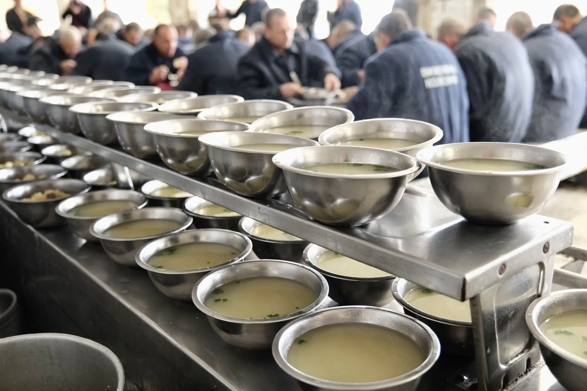 Таке точно не побачать росіяни: що відбувається в таборі для російських військовополонених. Фоторепортаж