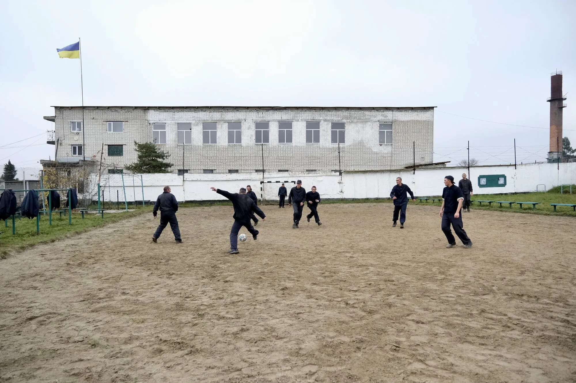 Таке точно не побачать росіяни: що відбувається в таборі для російських військовополонених. Фоторепортаж