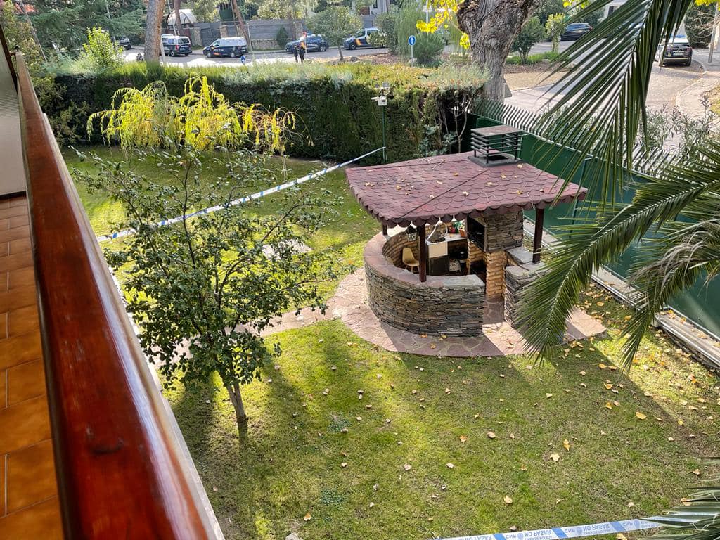 поліція біля посольства в Іспанії