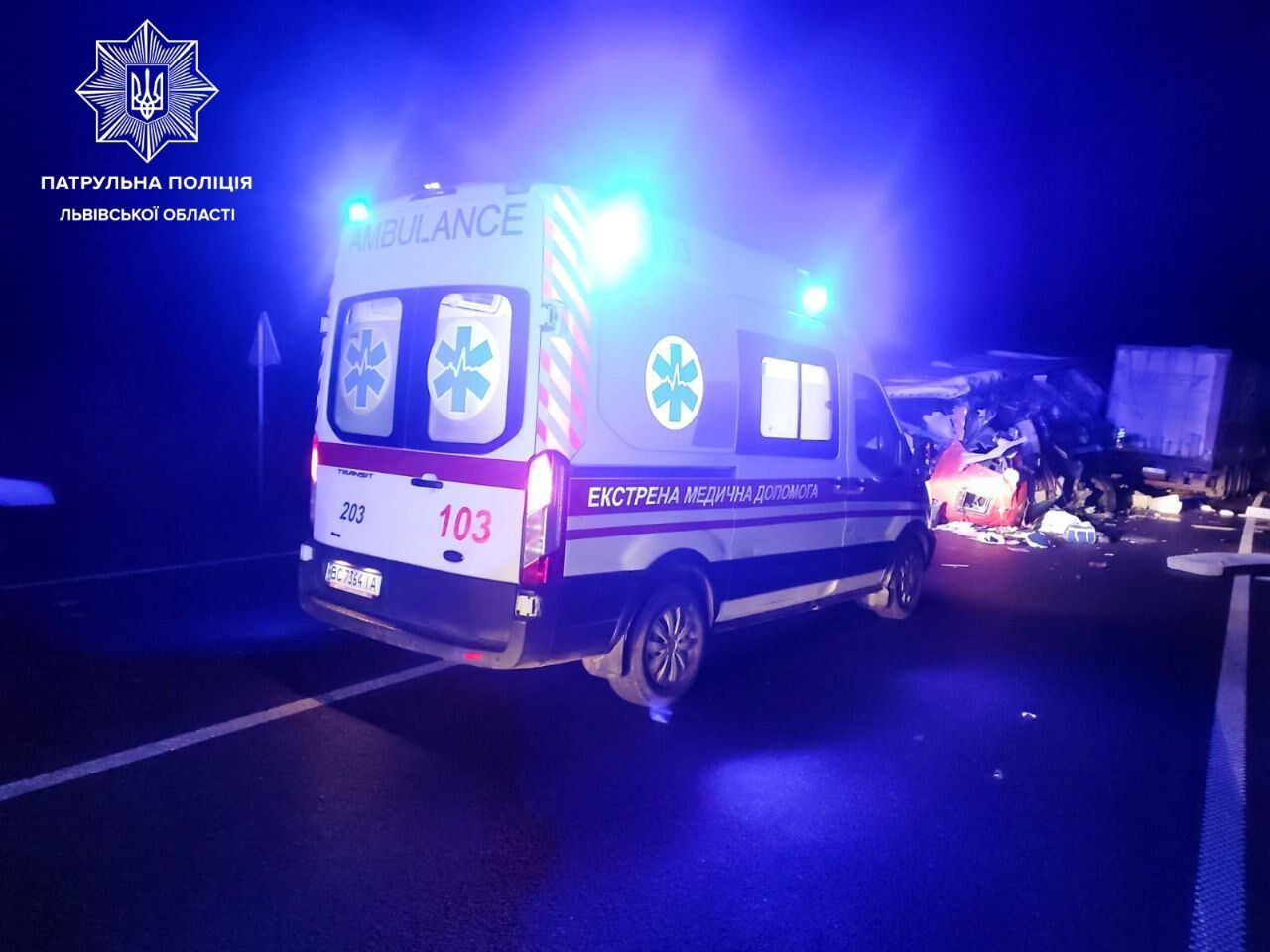 На Львівщині зіткнулися дві вантажівки, є загиблі: подробиці від поліції і фото з місця аварії dqxikeidqxiqqeant