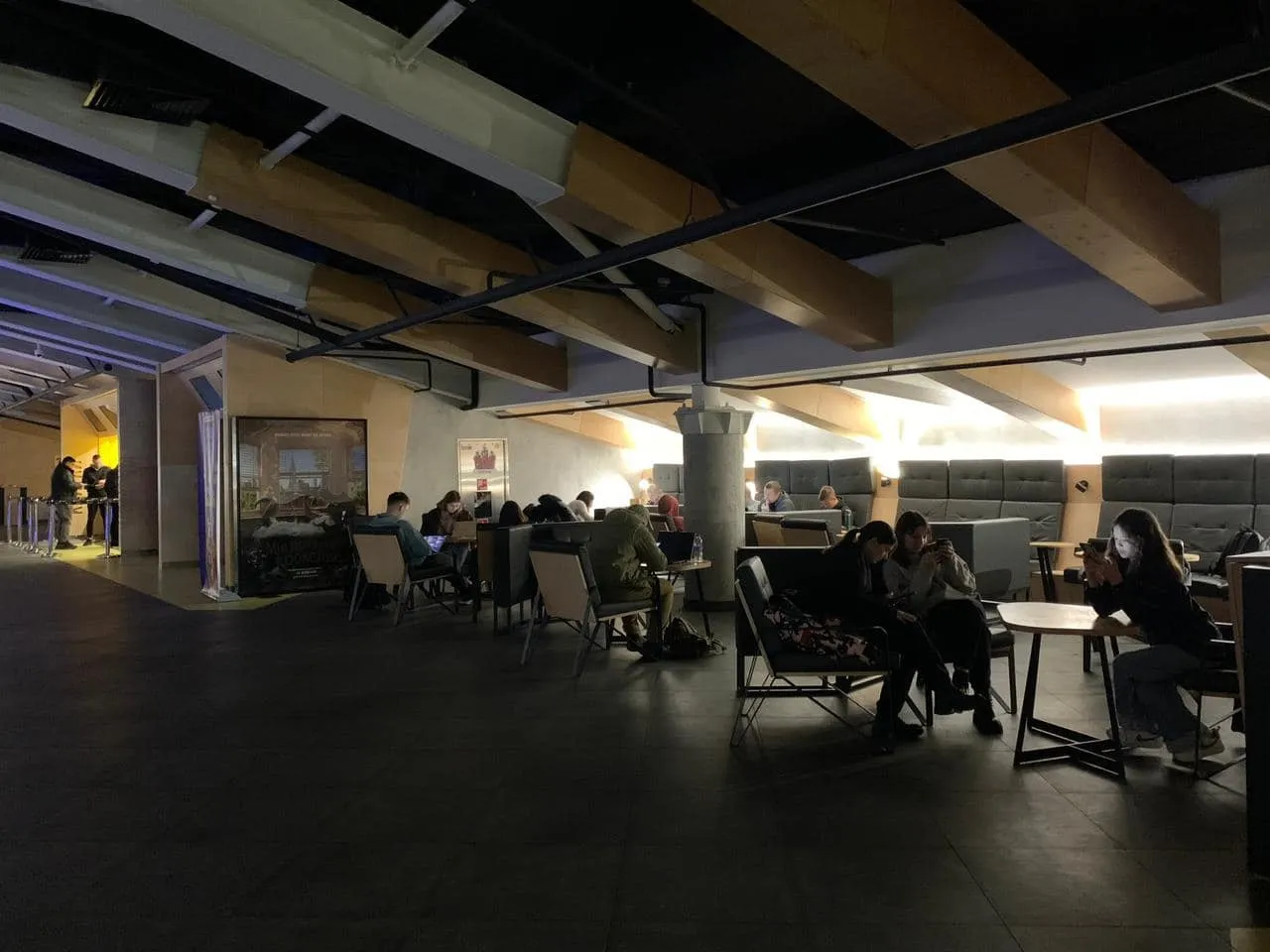 У Києві відкрили найбільший ’’Пункт незламності’’: де знаходиться та як працює. Фото