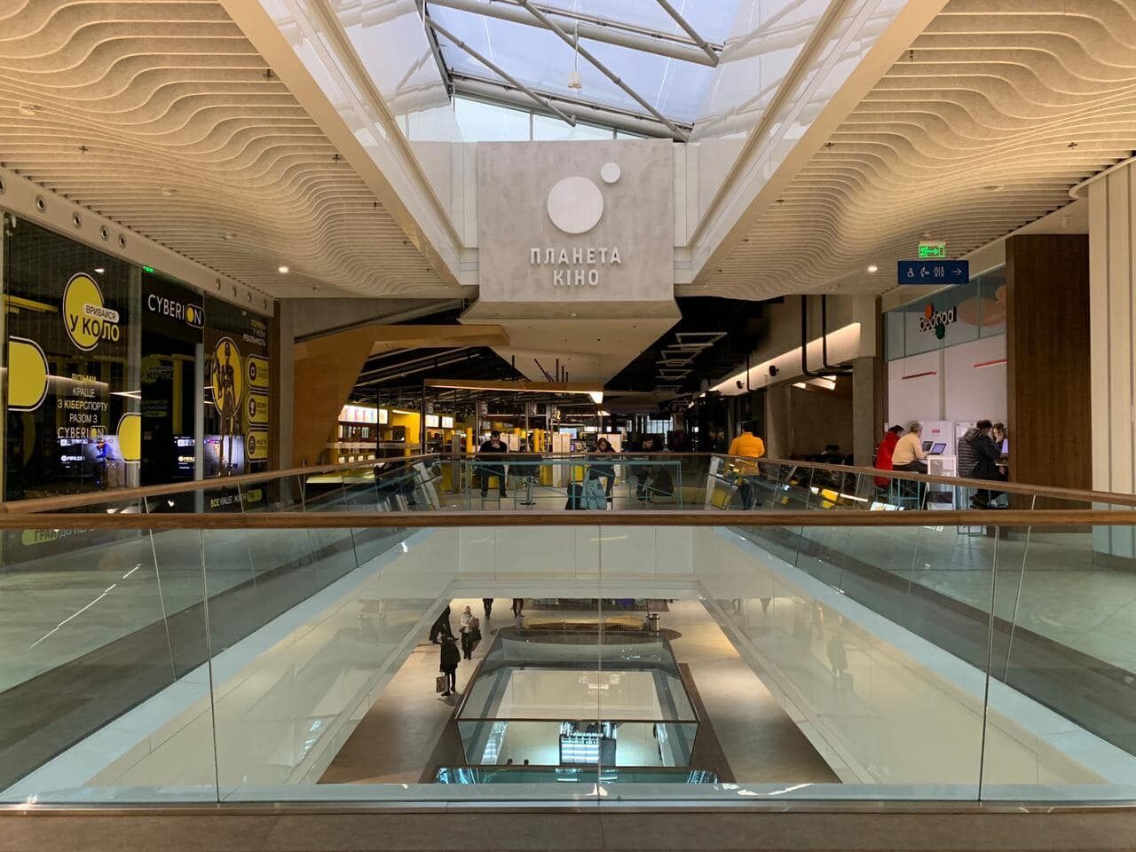 У Києві відкрили найбільший ’’Пункт незламності’’: де знаходиться та як працює. Фото