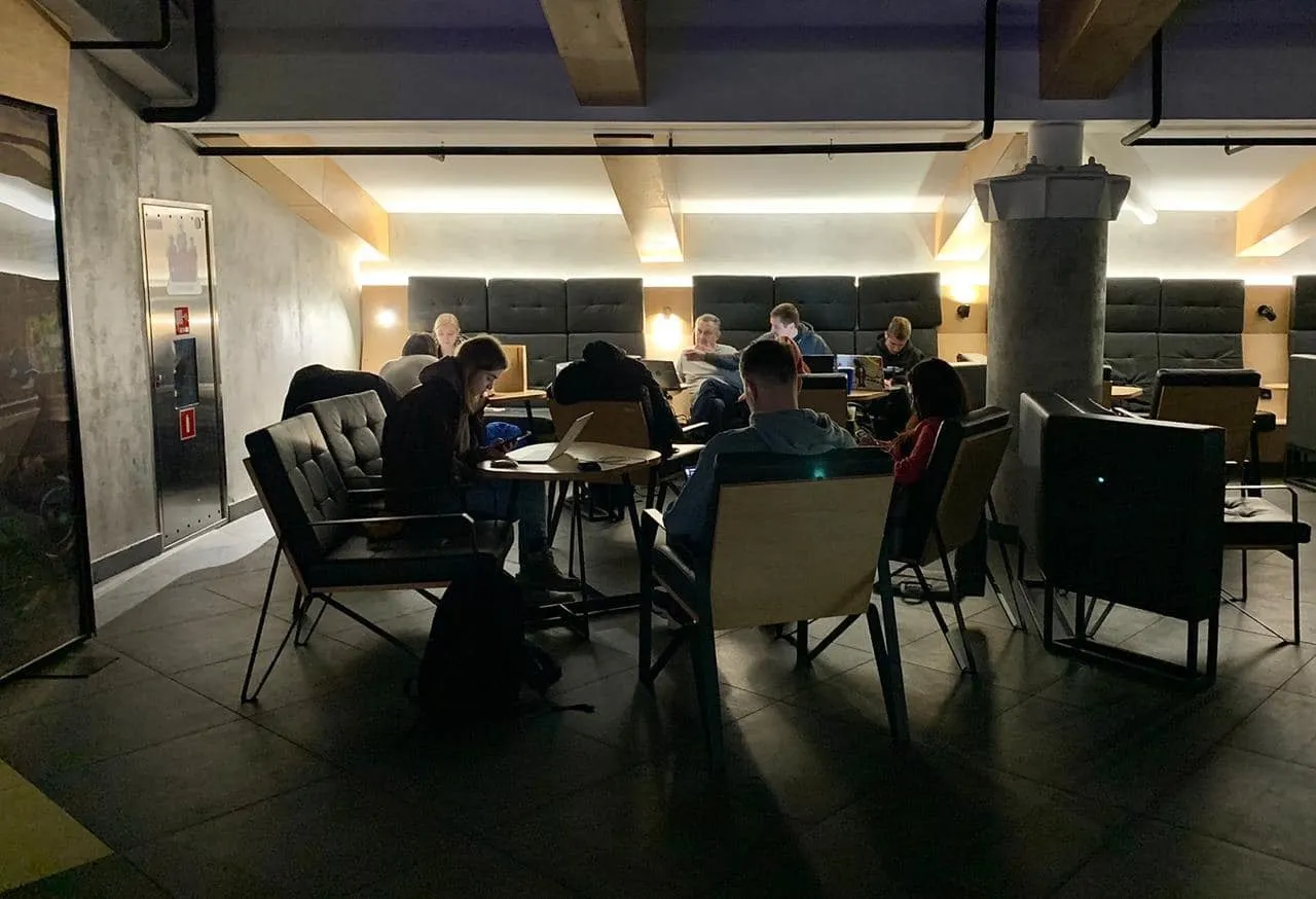 У Києві відкрили найбільший ’’Пункт незламності’’: де знаходиться та як працює. Фото