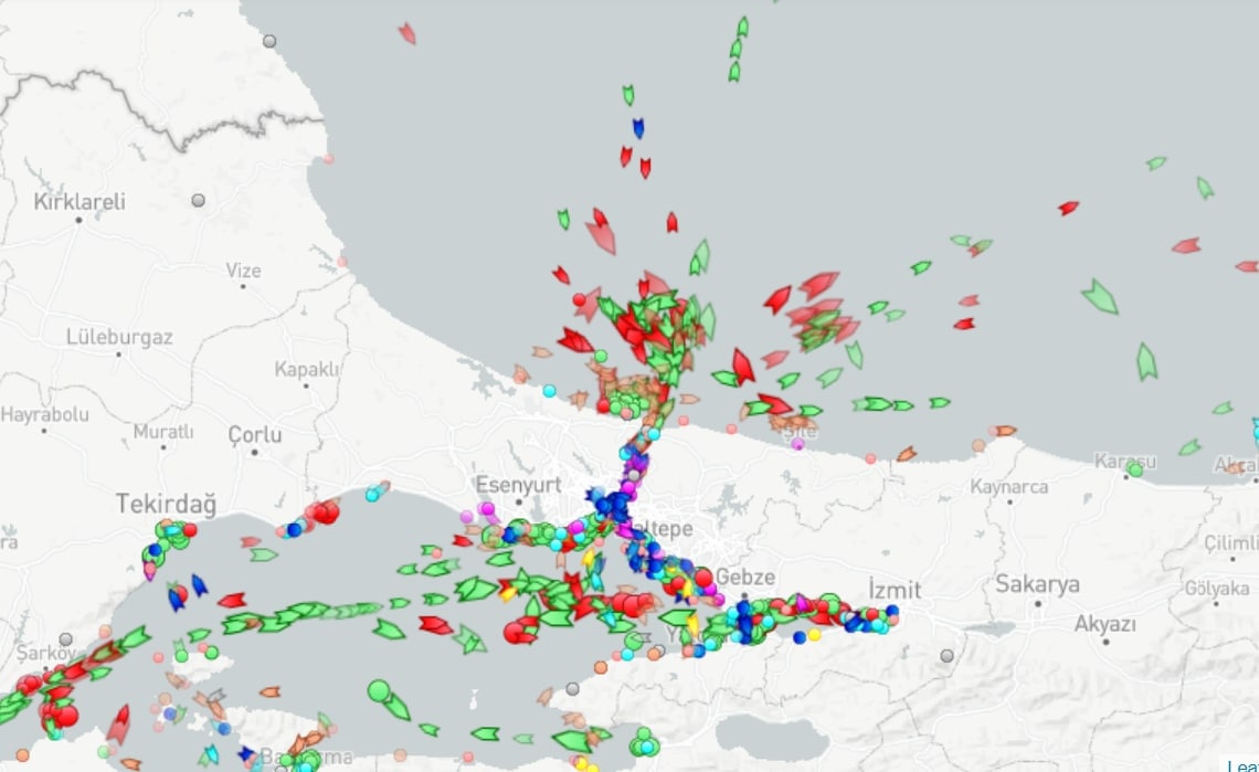 Біля Босфору застрягли в пробці шість російських танкерів dqxikeidqxitkant