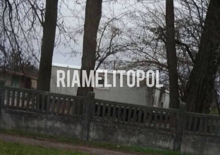 Оккупанты превращают институт садоводства в Мелитополе в военную базу: СМИ раскрыли детали dqxikeidqxiqqeant