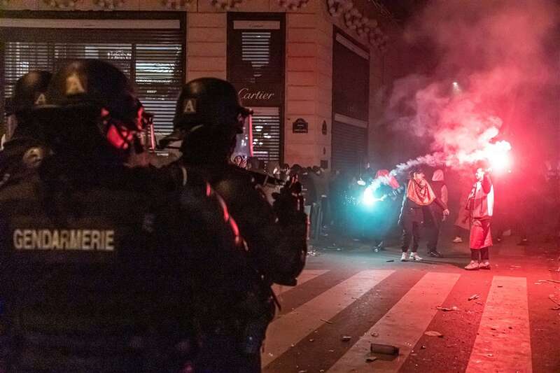 Празднование выхода Франции в полуфинал ЧМ-2022 переросло в стычки с полицией – фото