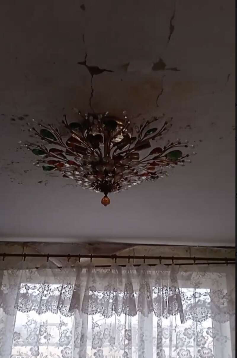 В окупованому Маріуполі у будинках замерзає вода, люди змушені виживати у тяжких умовах. Відео