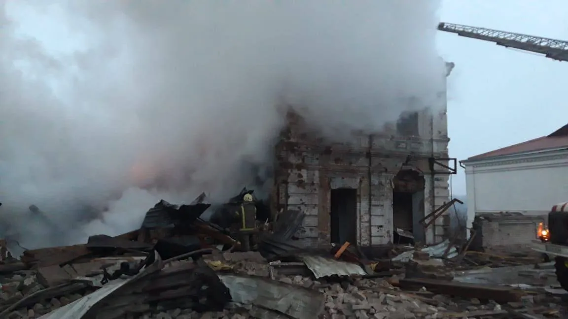 Здание после пожара