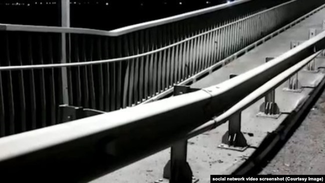 Наслідки пошкодження мосту біля Мелітополя dqxikeidqxitkant