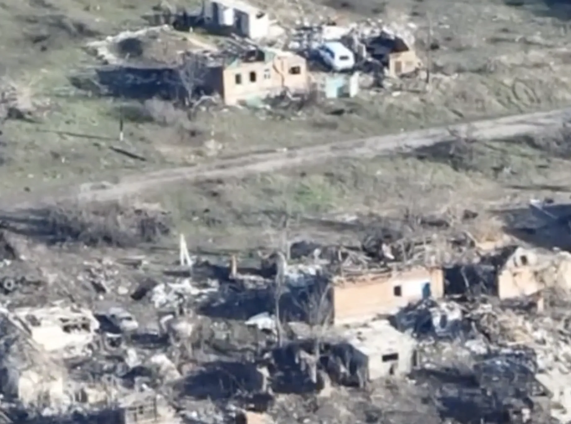 ’’Апокалиптические кадры’’: в сети показали, как сейчас выглядит пригород Бахмута. Видео