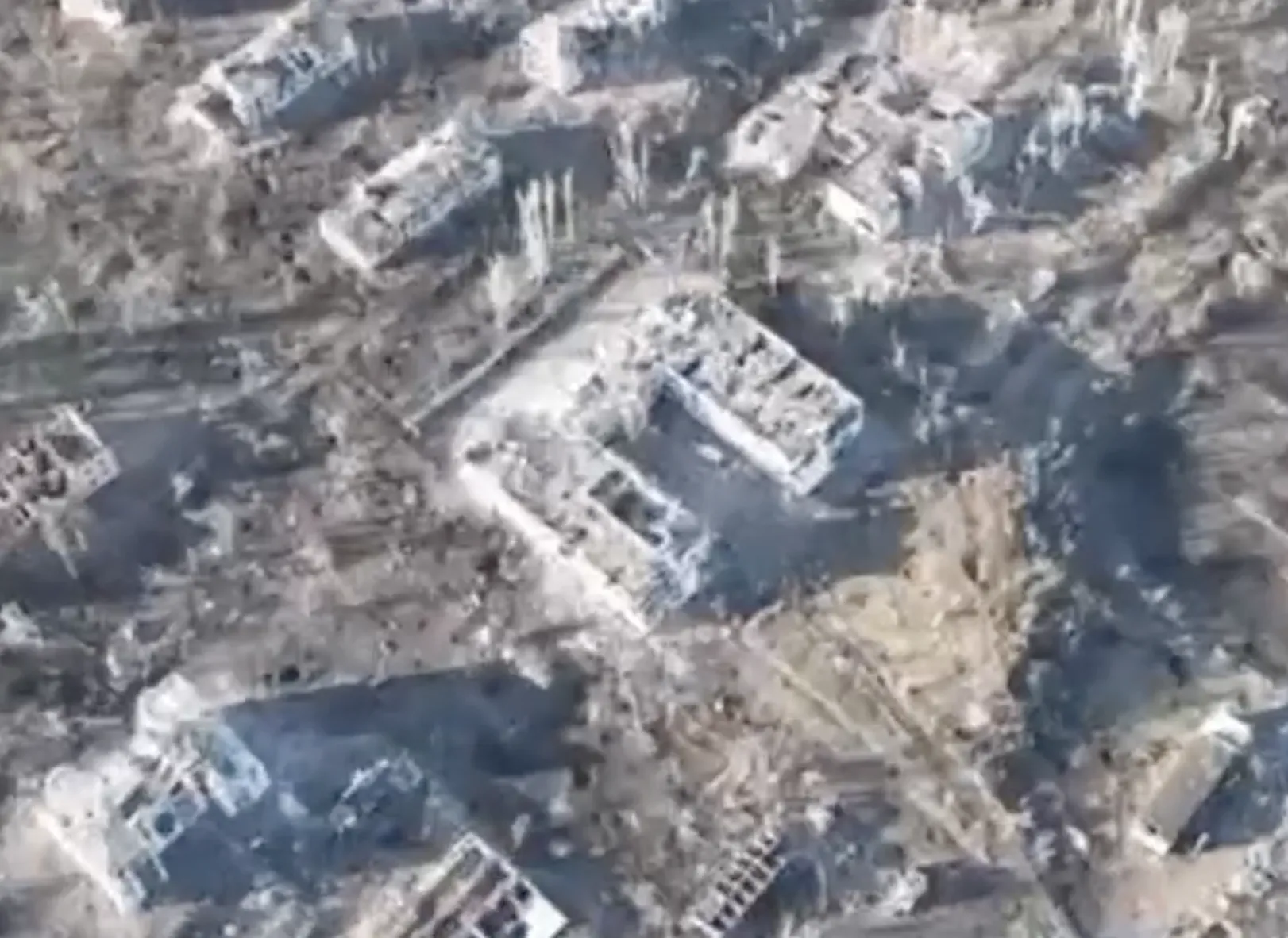 ’’Апокалиптические кадры’’: в сети показали, как сейчас выглядит пригород Бахмута. Видео