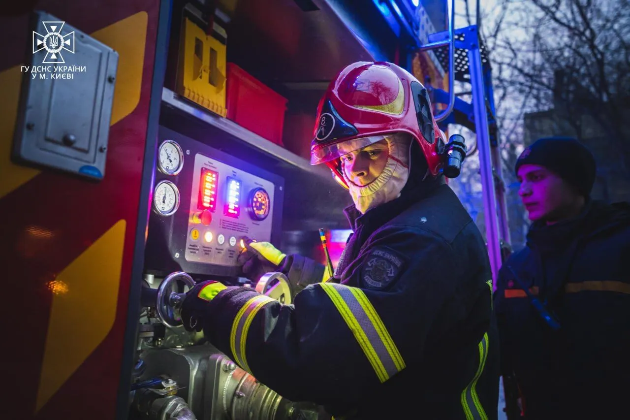 В Киеве на предприятии произошел взрыв неизвестного вещества. Фото и видео dqxikeidqxiqqeant