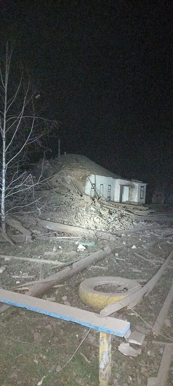 РФ вдарила ракетами по передмісті Запоріжжя: пошкоджено гімназію. Фото dqxikeidqxiqqeant