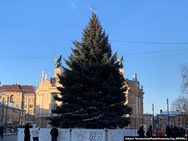 Елка во Львове, декабрь 2022