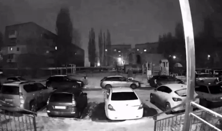 У російському Енгельсі відбулася ’’хлоп’’’ на аеродромі, є загиблі: влада намагається заспокоїти жителів. Фото і відео dqxikeidqxitkant