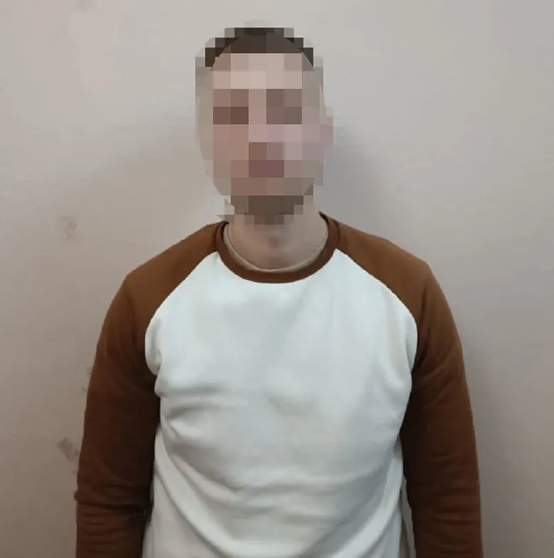 У Києві чоловік продавав підробні водійські посвідчення і свідоцтва про реєстрацію авто. Фото dqxikeidqxiqqeant