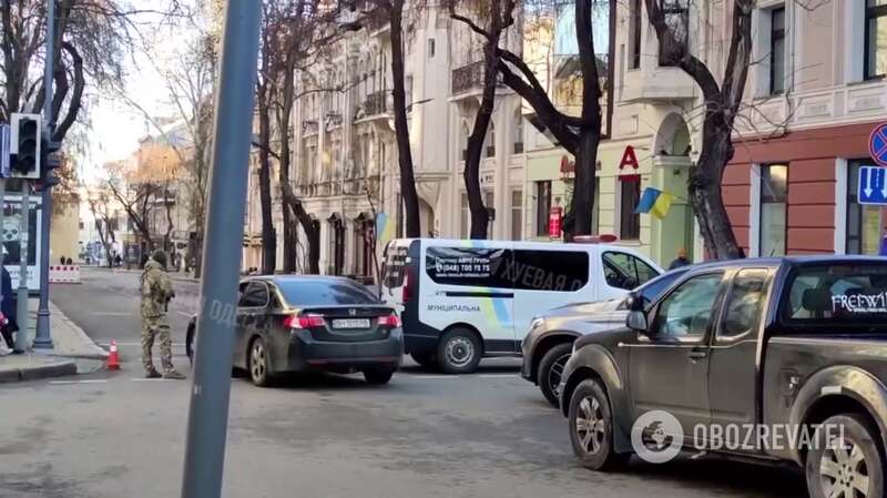 Нацполиция в районе Екатерининской площади dqxikeidqxiqqeant