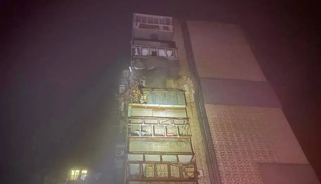 Войска РФ в новогоднюю ночь ударили по жилым кварталам Днепропетровщины: есть разрушения и раненая. Фото dqxikeidqxiqqeant